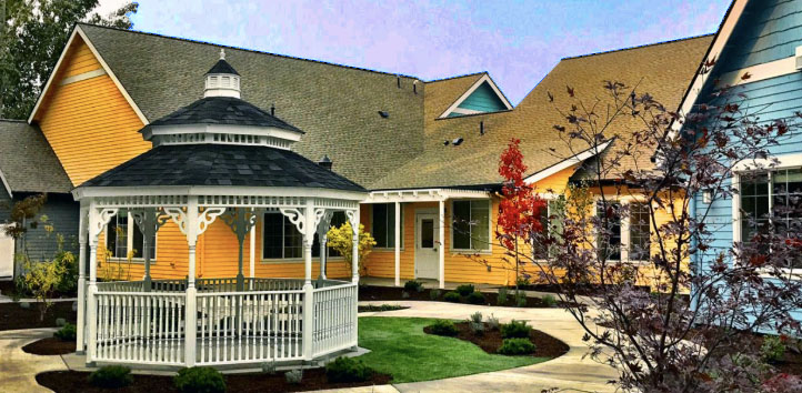 Courtyard at Village at Valley View in Rogue Valley Ashland Oregon